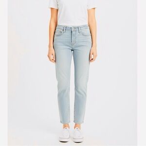 Levi’s Boyfriend Mid Rise Jeans Slate Era Light Wash Cropped Women’s Size 27/4